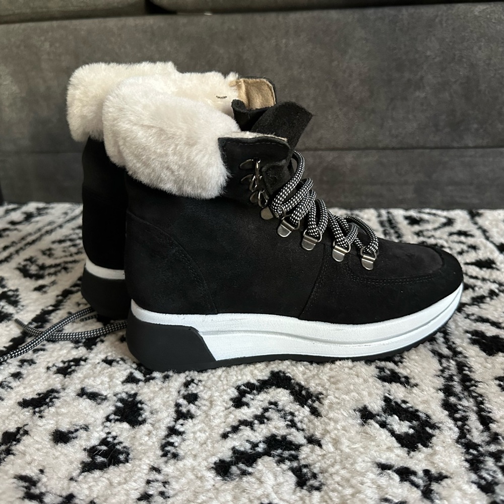 Brand new Cordani Layton Lace-up high-top suede sneaker. Made in Spain. Size 5